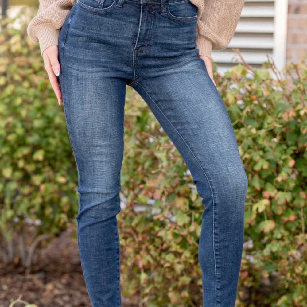 NWT Judy Blue Henderson Skinny Fit Jean - Size 14W